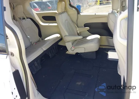 2021 Chrysler Voyager Lxi z USA, uszkodzony, nr VIN 2C4RC1DG6MR520596